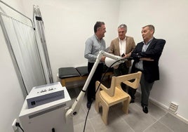 Visita a las renovadas instalaciones sanitarias de Berja.