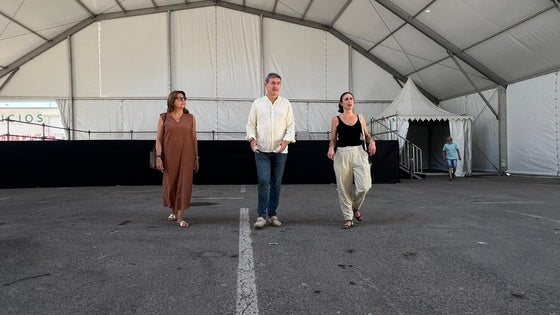 Ultiman el montaje de la caseta municipal de la Feria de Adra