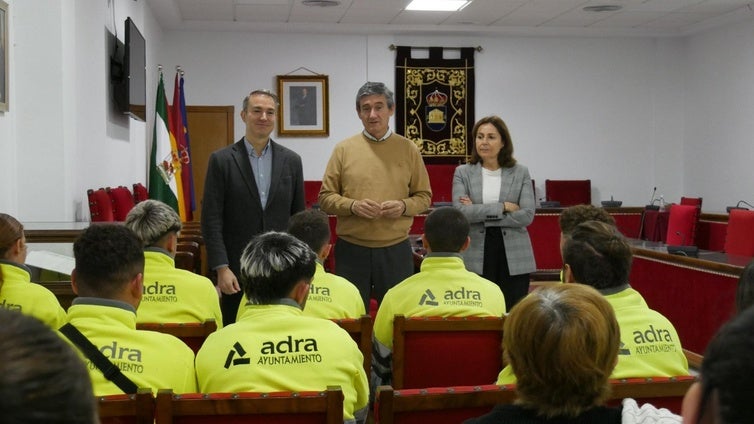 Adra pone en marcha el plan Activa-T Joven para fomentar el empleo juvenil