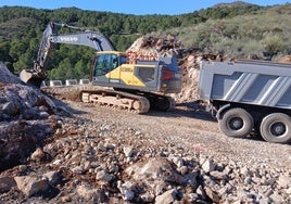Obras de mejora en la vía entre Berja y Turón.