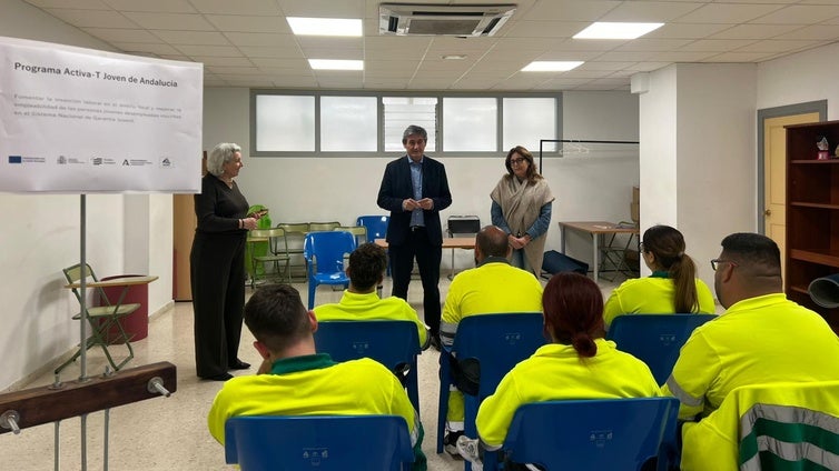 Adra incorpora a 6 jóvenes desempleados a través del plan Activa-T Joven