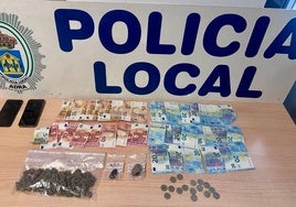 Dos detenidos en Adra por tráfico de drogas y robo con violencia de un bolso