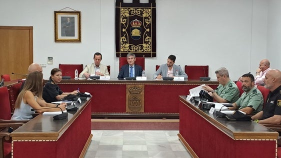 El alcalde de Adra solicita más presencia de la Guardia Civil en la Junta Local de Seguridad