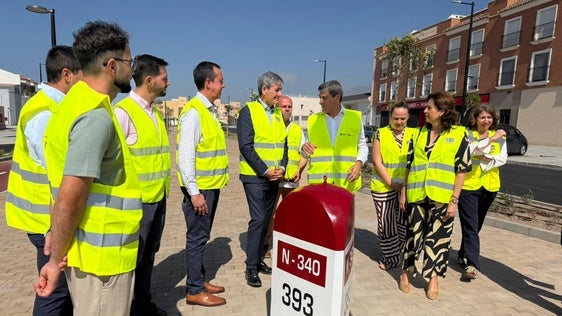 Concluyen las obras para adecuar al paso de peatones y ciclistas en la N-340A a su paso por La Curva
