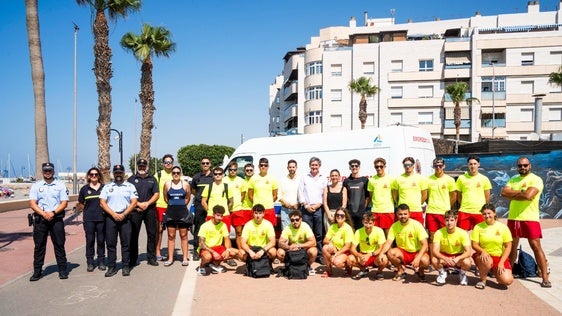 Adra cierra el verano con 516 actuaciones en sus playas