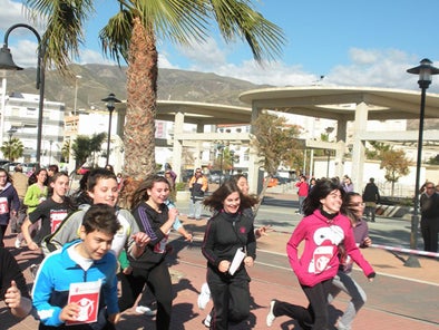 El IES Abdera celebra el Día de la paz con una carrera solidaria