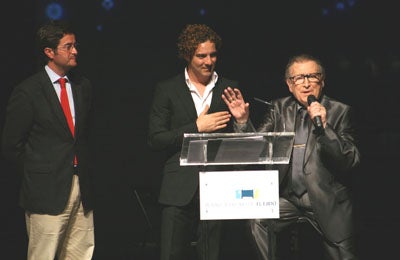 Bisbal sorprendió a Manolo Escobar en el homenaje que recibió en El Ejido