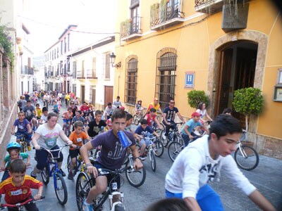 Berja reúne en el Día de la bicicleta a casi un millar de personas