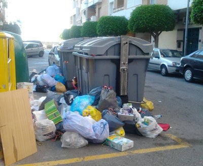 El Ayuntamiento de Adra toma las medidas necesarias para garantizar el servicio de recogida de basura y limpieza viaria