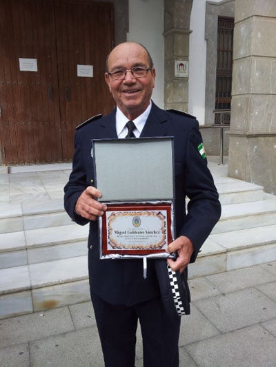 Miguel Galdeano, de la Policía Local de Adra, se jubila tras 34 años en el cuerpo