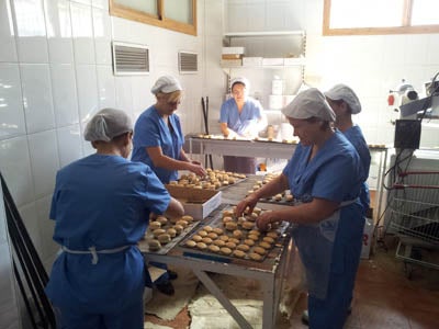 La fábrica de mantecados de Fondón prevé elevar sus ventas este año mediante su nueva web para comercio online