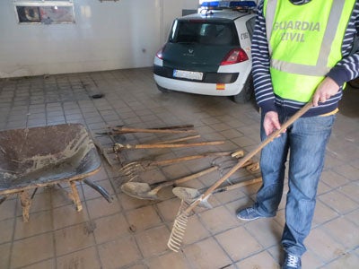 Cuatro menores detenidos por robar animales de granja y aperos de campo en un cortijo de Adra