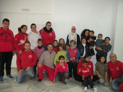 Los niños de Adra se divierten con Cruz Roja