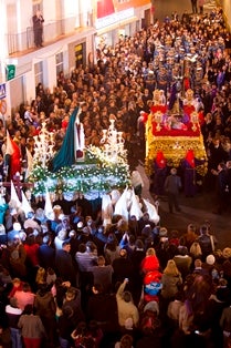 Berja ensalza una Semana Santa tradicional, solemne y respetuosa