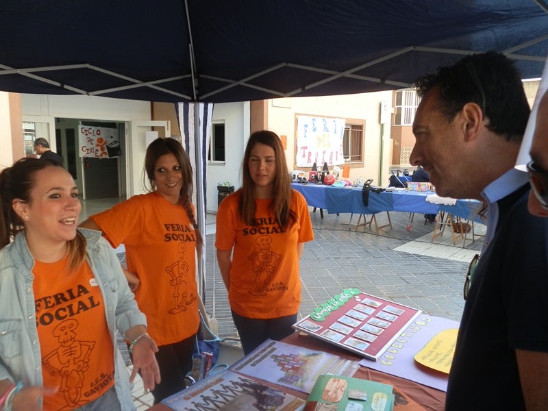 Alumnos del IES Gaviota de Adra practican como integradores sociales a pie de calle
