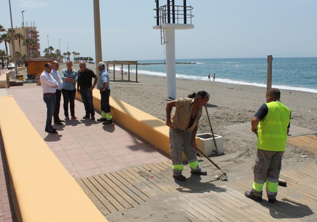 Las playas de Adra se ponen 'a punto'
