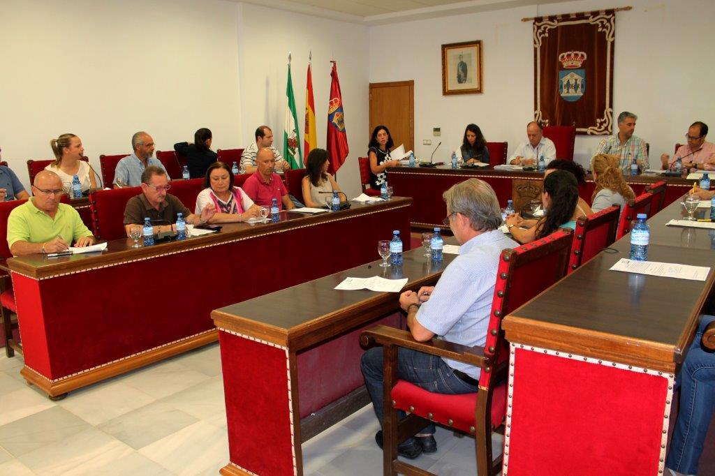 El Ayuntamiento de Adra resuelve en pleno el contrato con Cespa y exige indemnización