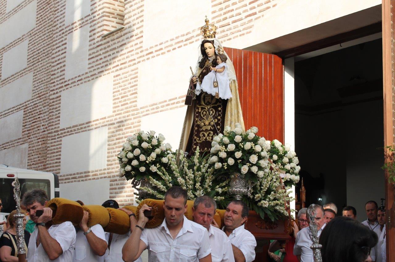 La patrona de los marineros sale a la calle en Adra