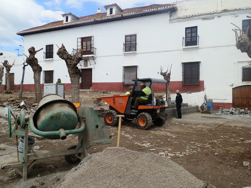 El peatón gana espacio en la plaza de San Sebastián de Adra