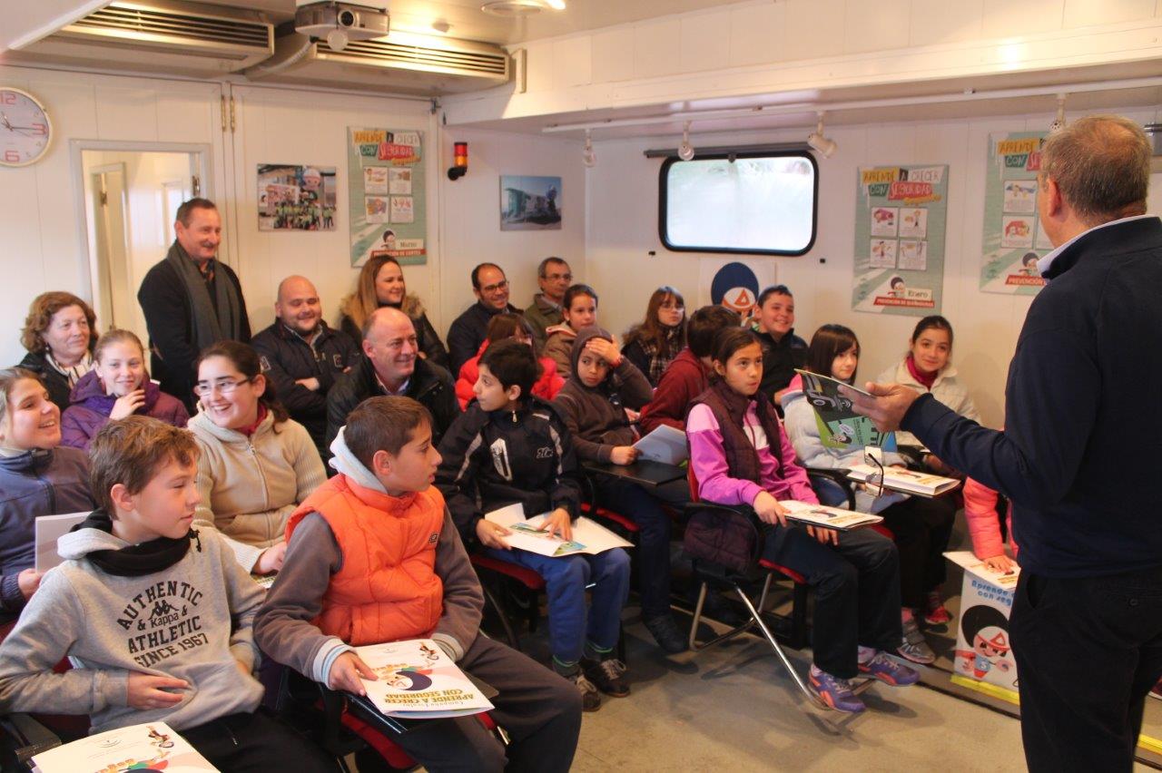 Alumnos del colegio Pedro de Mena aprenden a prevenir accidentes infantiles