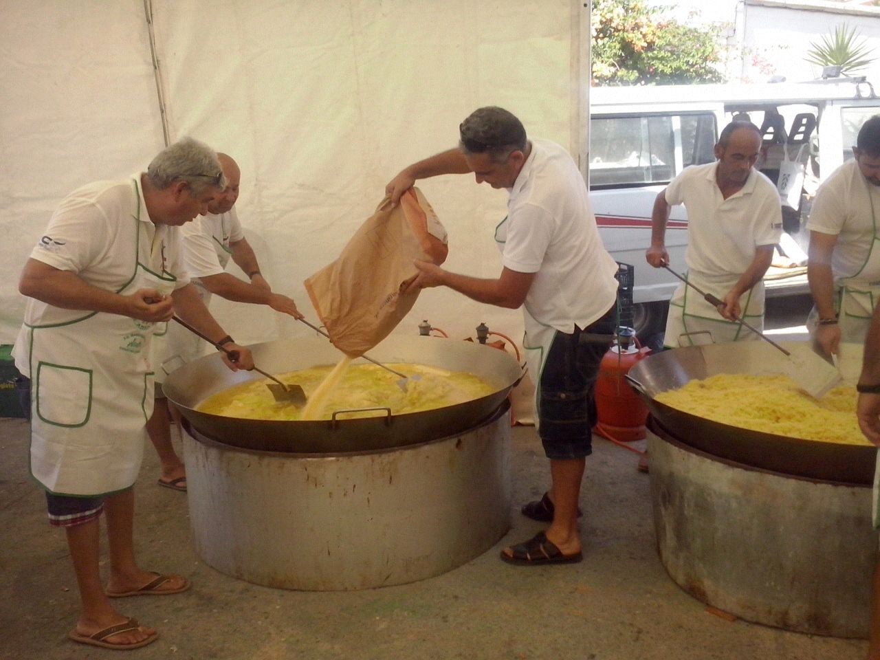 Sardinas, migas y ‘gazpachuelo’ para 500 comensales