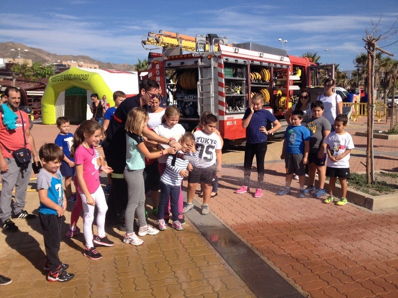 Prevenir un incendio, un ‘juego de niños’ en Adra