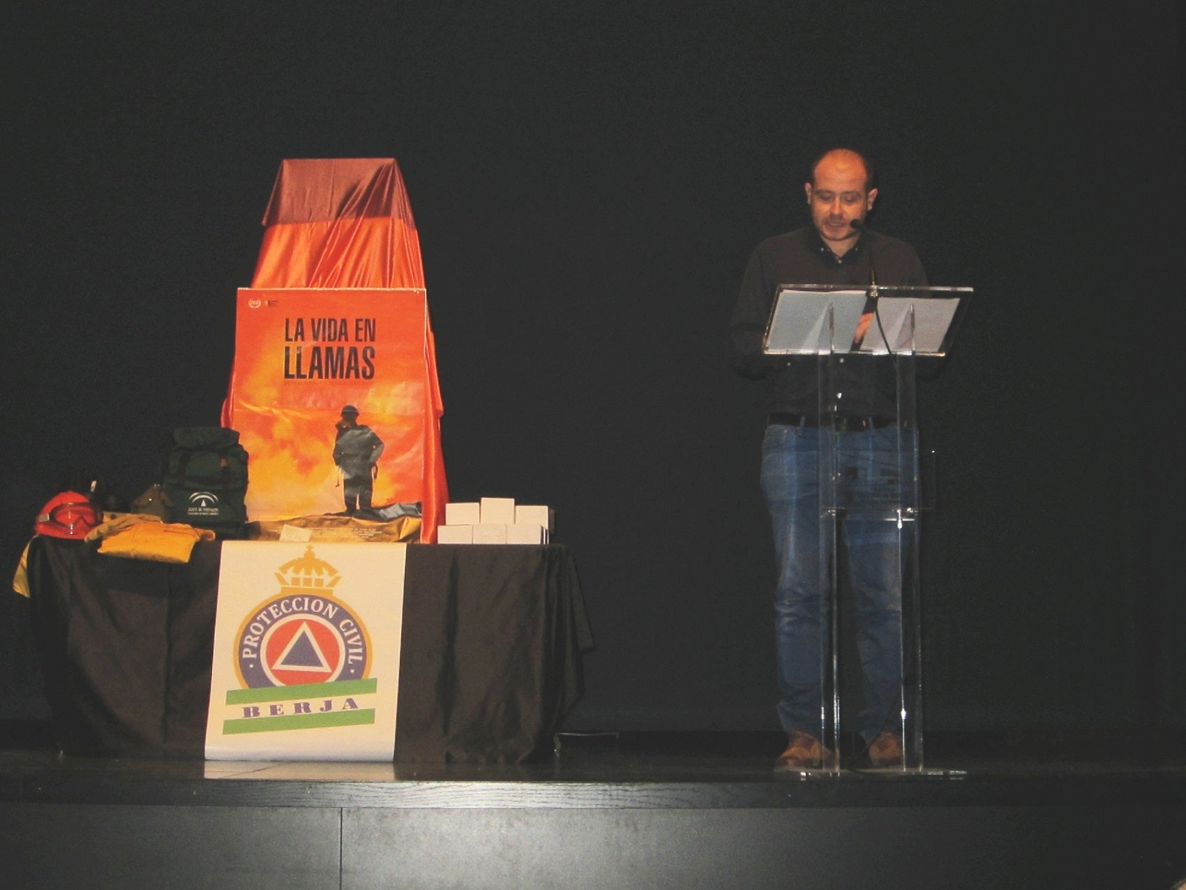 Los voluntarios del Grupo de Auxilio de Berja completan su equipamiento