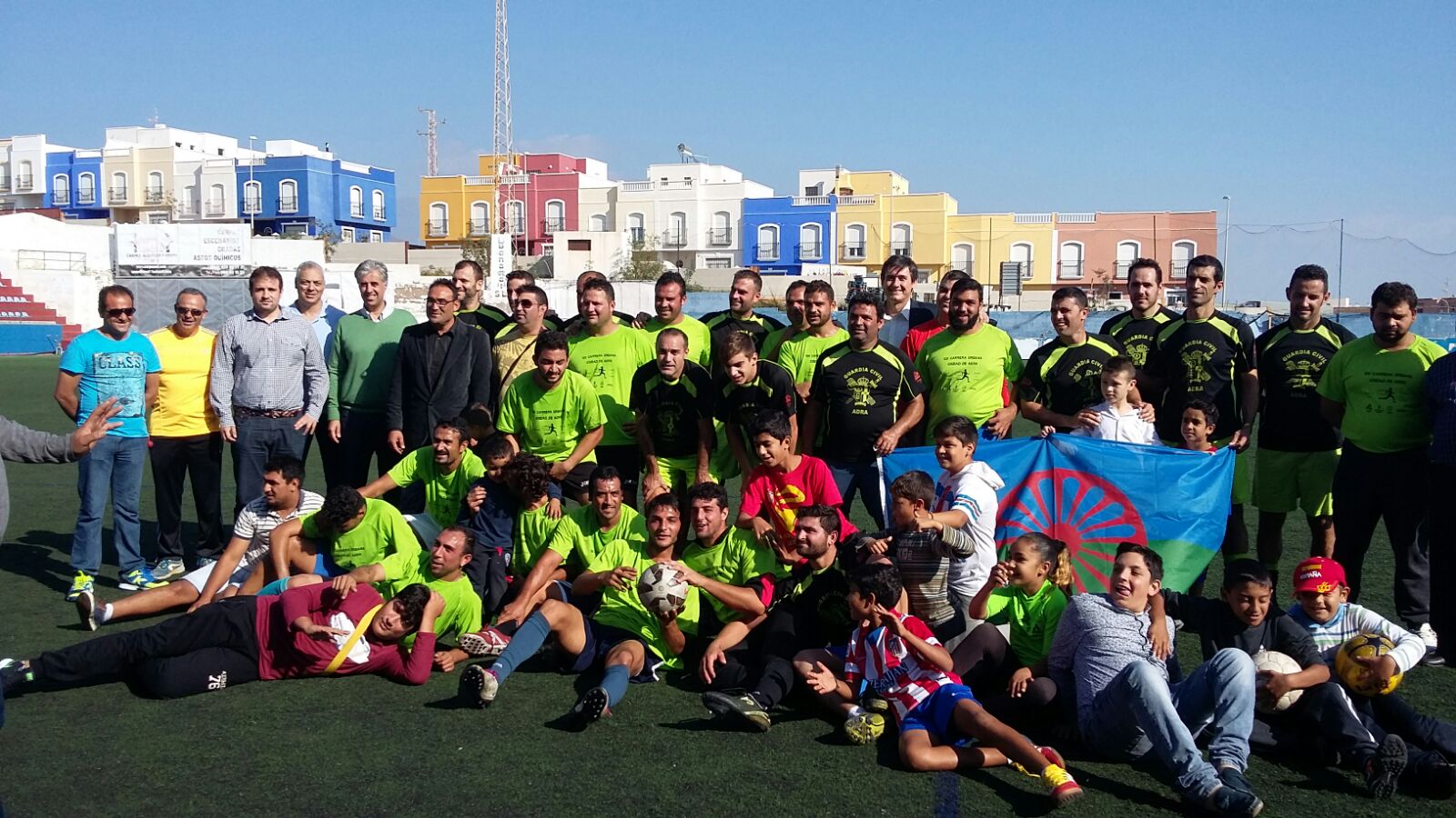 Gitanos y guardias civiles, empate técnico