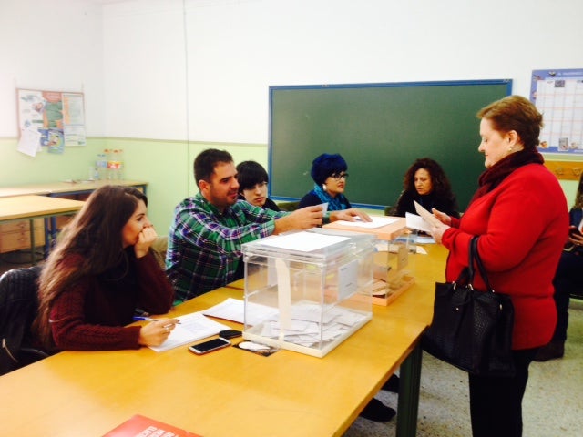 La jornada electoral transcurre sin incidentes en Adra