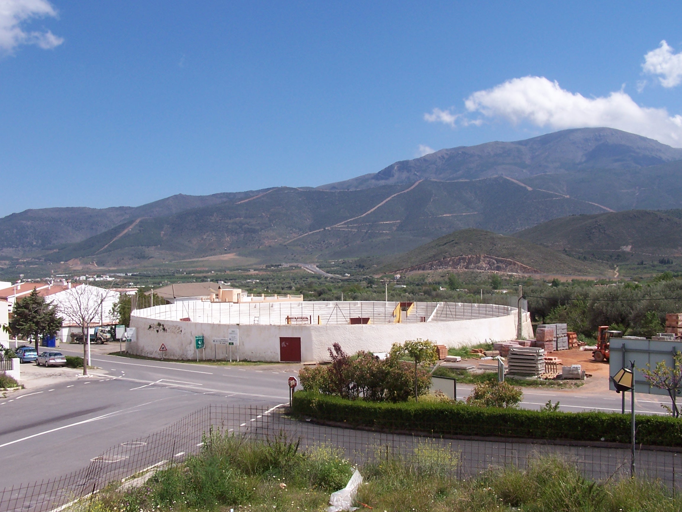 Laujar, tras la pista de la plaza de toros más antigua de la provincia