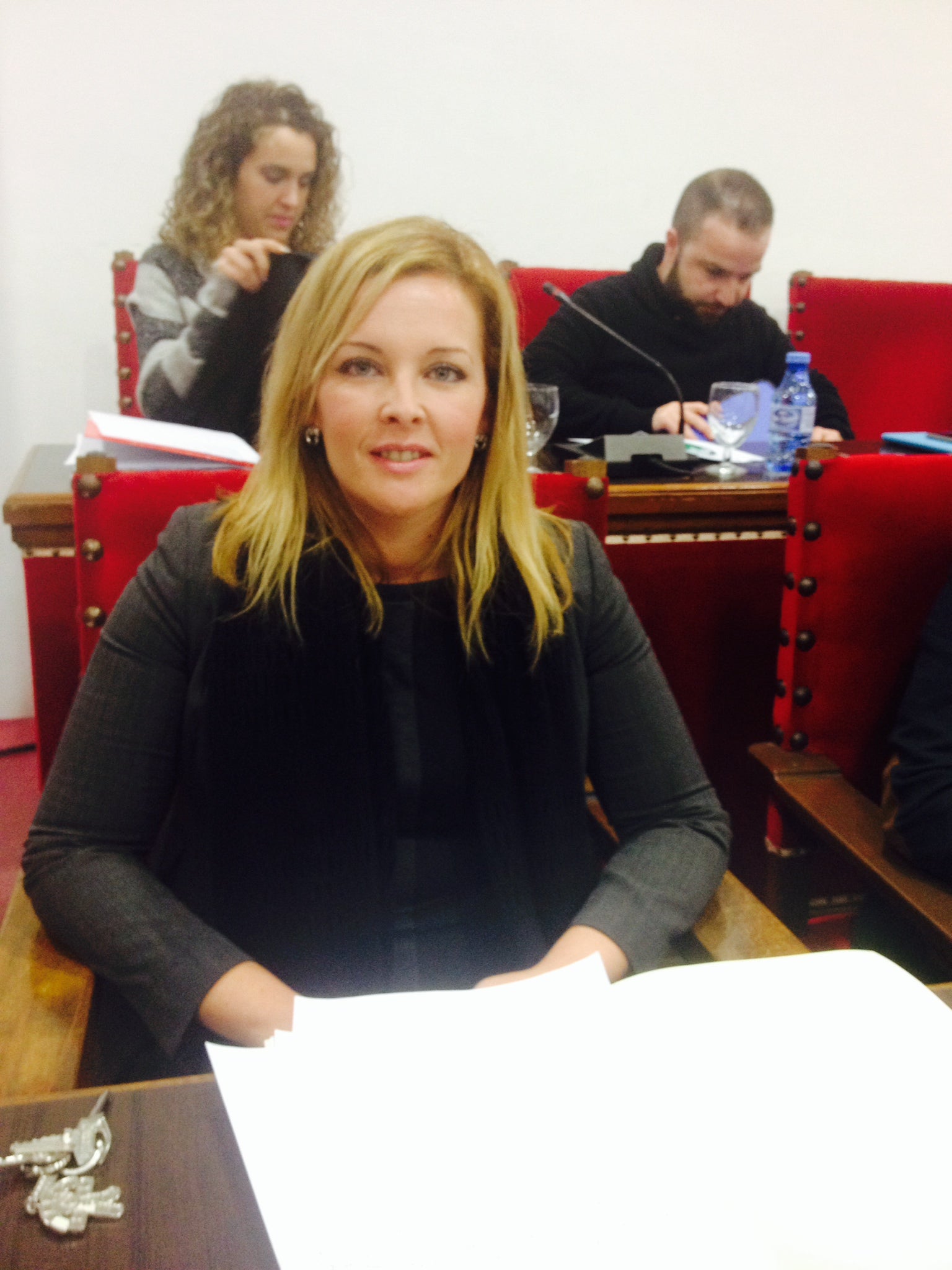 El PSOE estudia medidas para evitar el cierre de la piscina cubierta de Adra