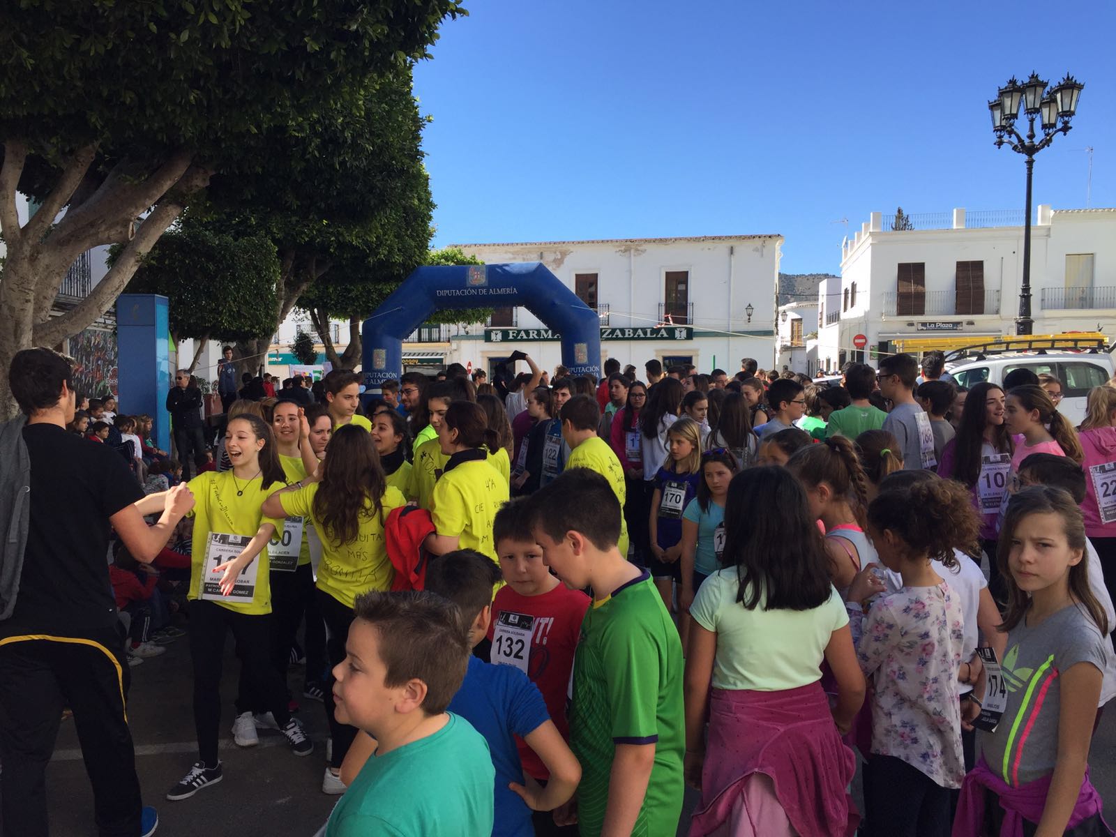 Dalías 'suda la camiseta' para ayudar a Cáritas