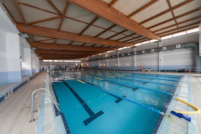 Adra recurre a la Cámara de Cuentas para que despeje las ‘dudas’ sobre la gestión económica de la piscina