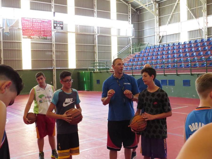 Adra acoge el campus de verano Isma Torres