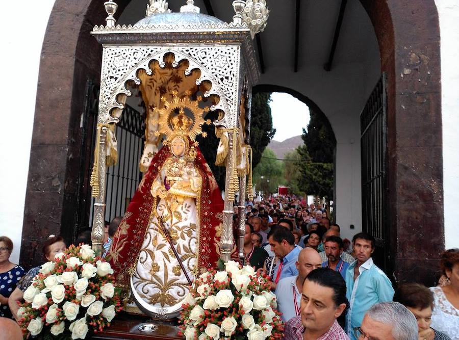Berja corona hoy a su patrona
