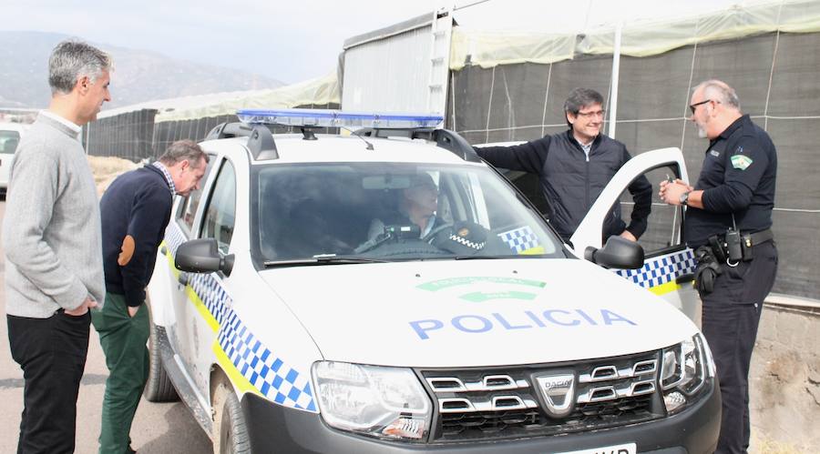 La Policía Local estrena coche para vigilar el campo en Adra