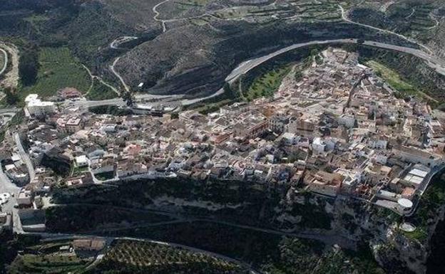 Nueva plaza en Fines y rehabilitación la zona de expansión del municipio