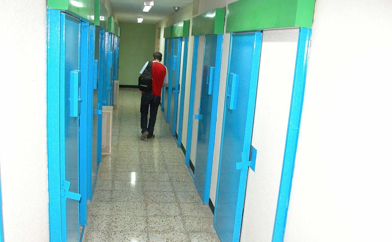 Tribunales en Almería | Piden hasta cuatro años de prisión a los acusados de grabar imágenes de un centro de menores