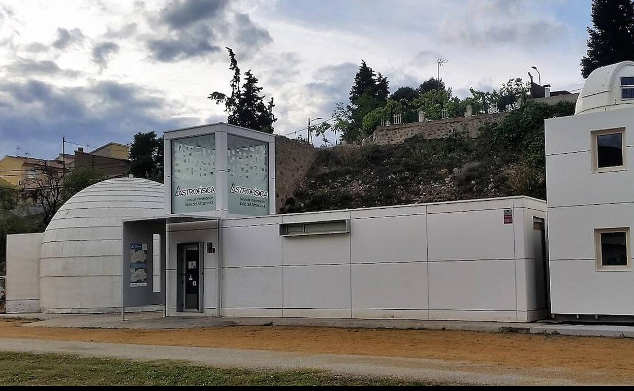 El planetario de Serón estrena cúpula robotizada y telescopios portátiles