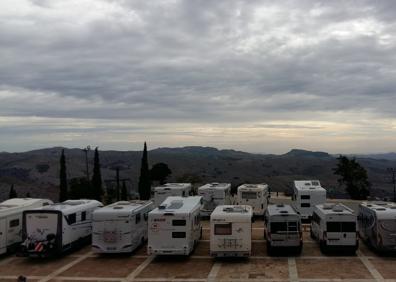 Imagen secundaria 1 - Provincia de Almería | Albox | Agua bendita para decenas de autocaravanas en la explanada del Santuario del Saliente