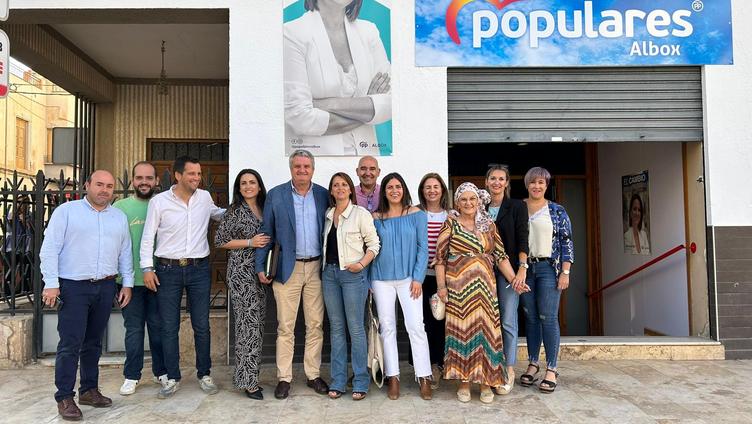 De la Cruz promete mejoras en el Área Sanitaria Norte en un acto de apoyo a la candidata del PP de Albox