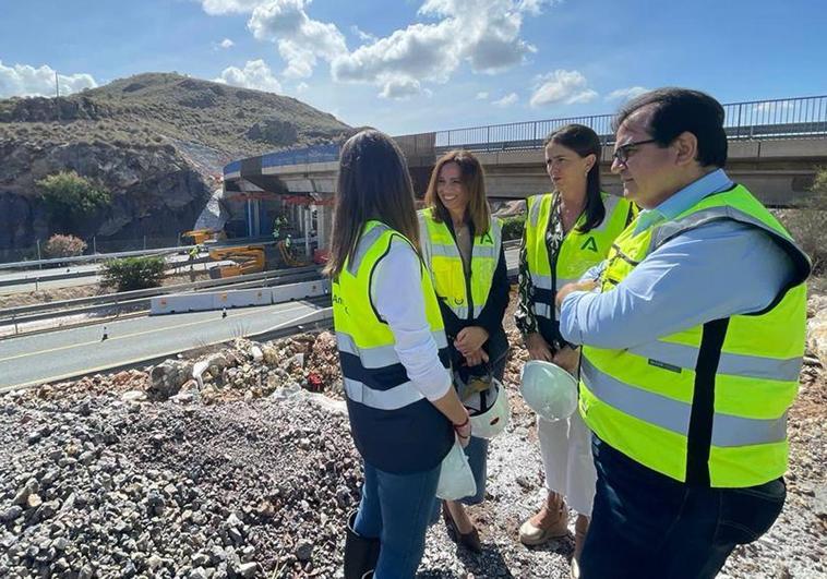La consejera de Fomento supervisa los trabajos de la Autovía del Almanzora con la A-7