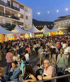 Imagen secundaria 2 - Masiva asistencia a la XXVII edición de la Feria del Jamón de Serón