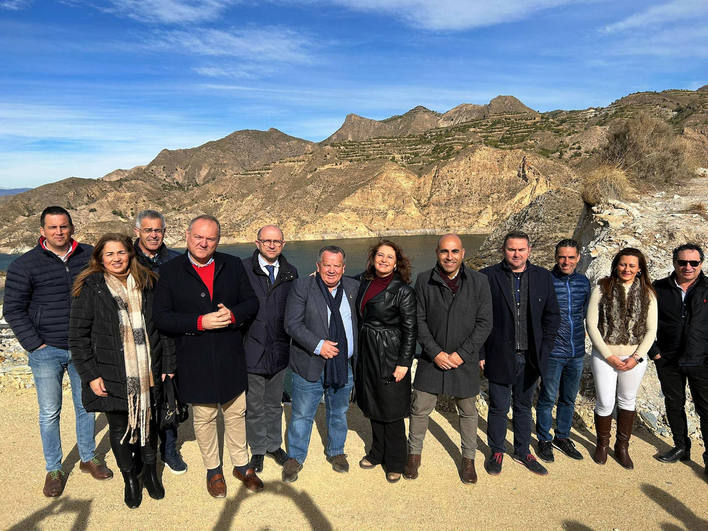 Agricultura asegura que Espadas reclama en Almería una obra iniciada «hace nueve meses»