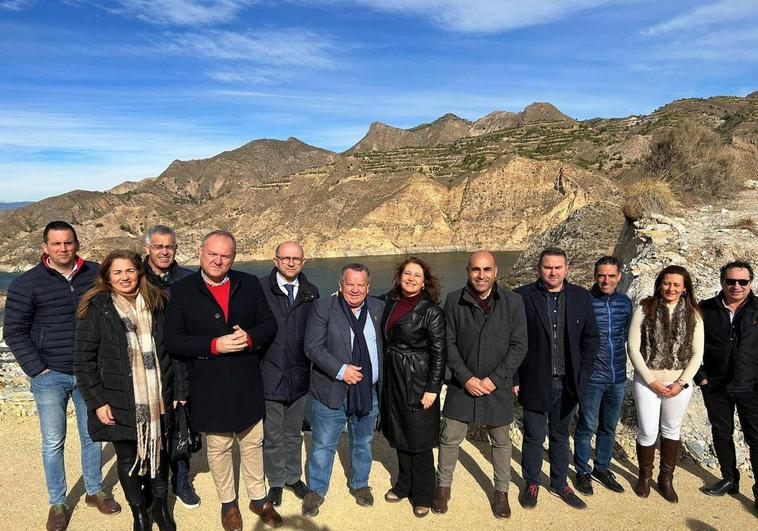 Agricultura asegura que Espadas reclama en Almería una obra iniciada «hace nueve meses»