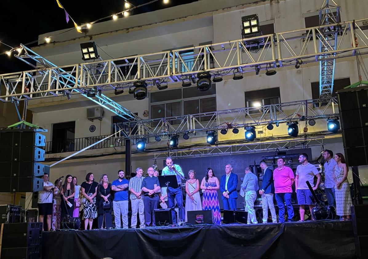 Imagen principal - Las fiestas en honor a San Ginés de la Jara llenan de vida las calles de Purchena