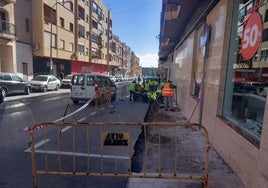 El PFEA mejora calles y zonas de Albox que llevaban años «esperando soluciones»