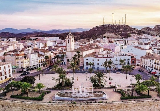El PSOE se opone a la reapertura de la Plaza Mayor de Albox y acusa al PP de actuar por «sectarismo y venganza»