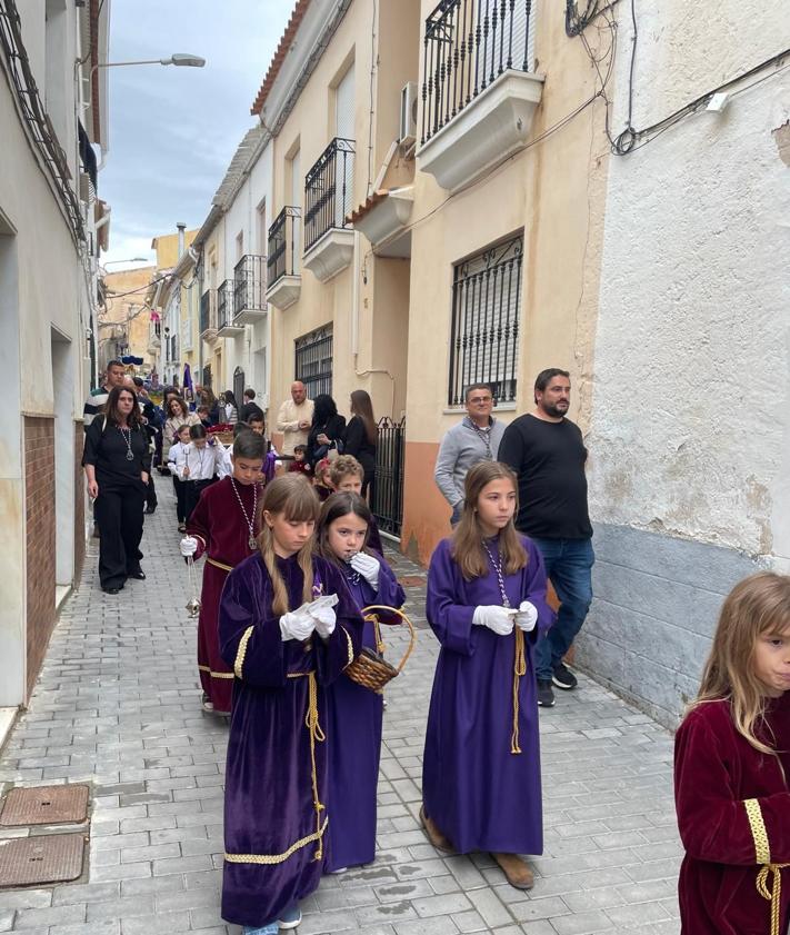 Imagen secundaria 2 - Los peques de la casa toman el relevo de la Semana Santa