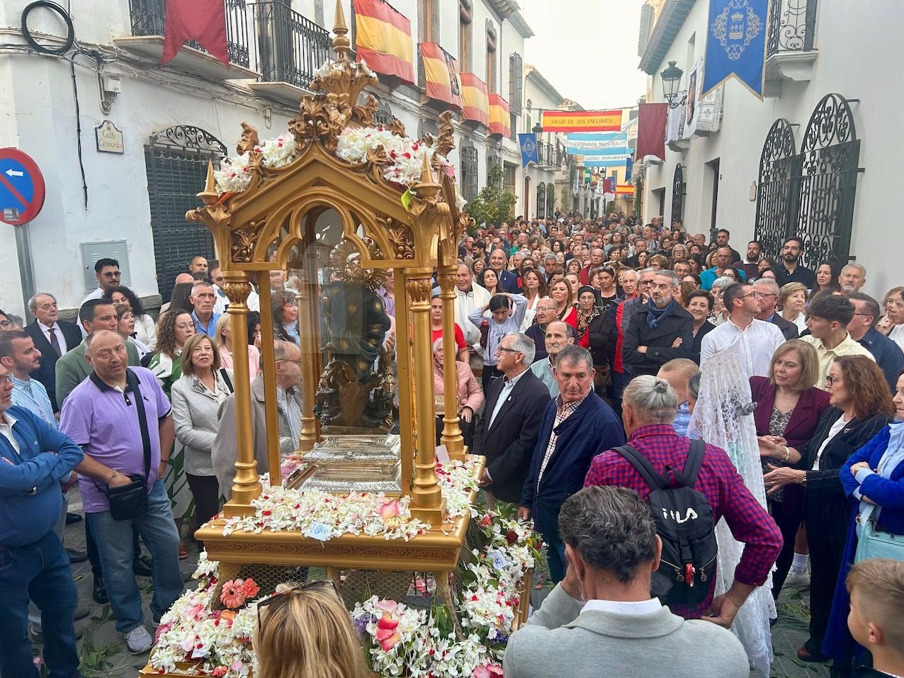 La Virgen del Saliente recibe el calor de los albojenses